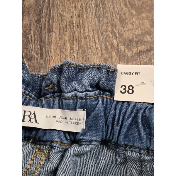 Zara NWT High Rise Paperbag Waist Tapered Light Wash Denim Jeans Size 6 - Image 4