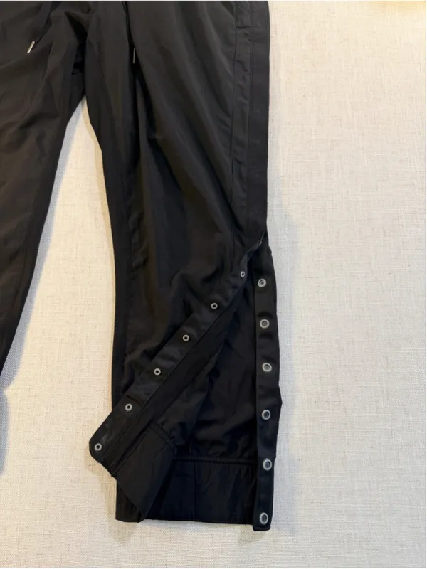 lululemon Tearaway Pant Women’s Size 8 Black Side Snap 25” Inseam - Image 3