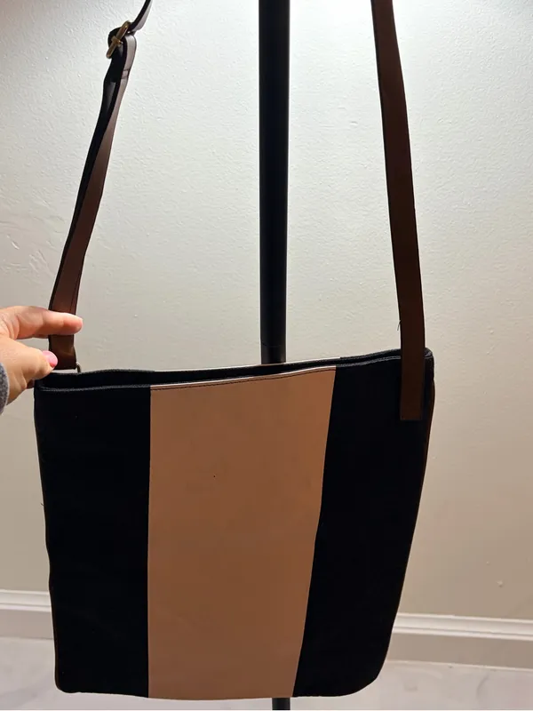 PINK Victoria's Secret Black and Cream Vertical Stripe Messenger Bag - Image 4