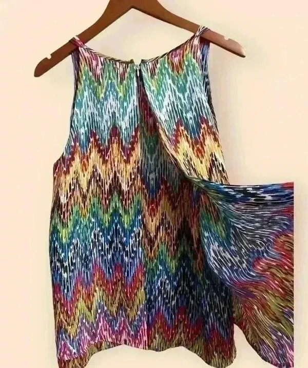 Zac & Rachel stacked multi color halter flowy blouse. Large - Image 2