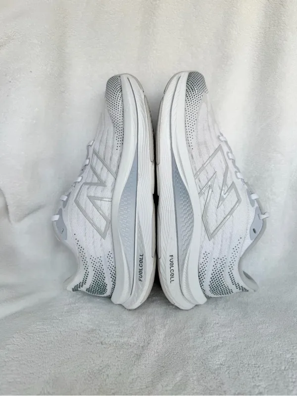 New Balance FuelCell Walker Elite White Grey Matter Women’s Size 9 B - Image 7