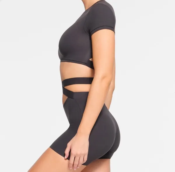 SKIMS WRAPPING SUPER CROPPED TSHIRT - Image 10