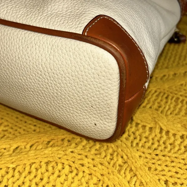 Dooney & Bourke Vintage Beige Pebbled Leather Crossbody - Image 7