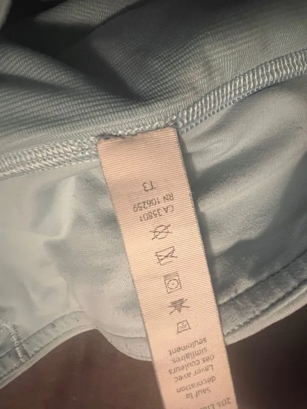Lululemon Women's Hotty Hot Low Rise Size 4 Work Out Running Short 2.5" blue - Image 3
