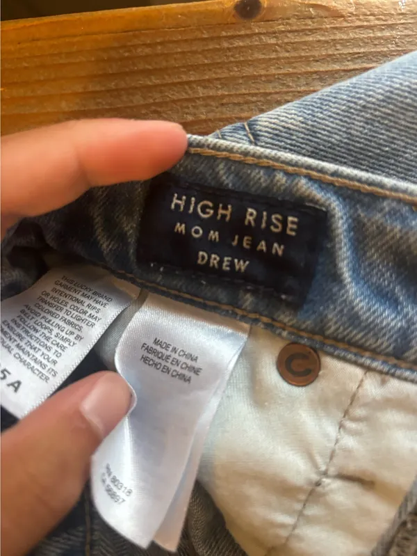 Lucky Brand High-Rise Mom Jeans Drew - Image 2