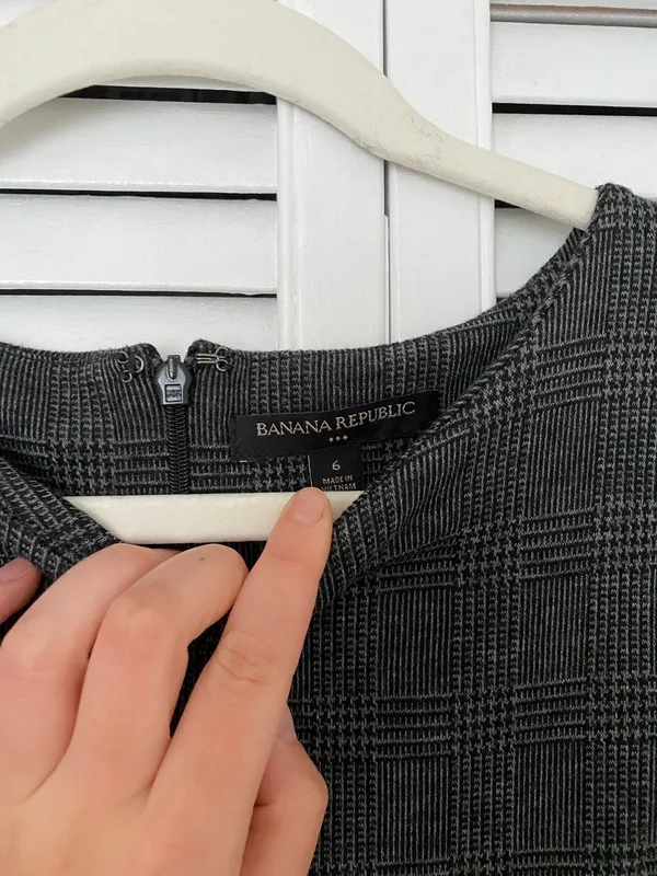 Banana Republic Grey Work Dress - Image 4