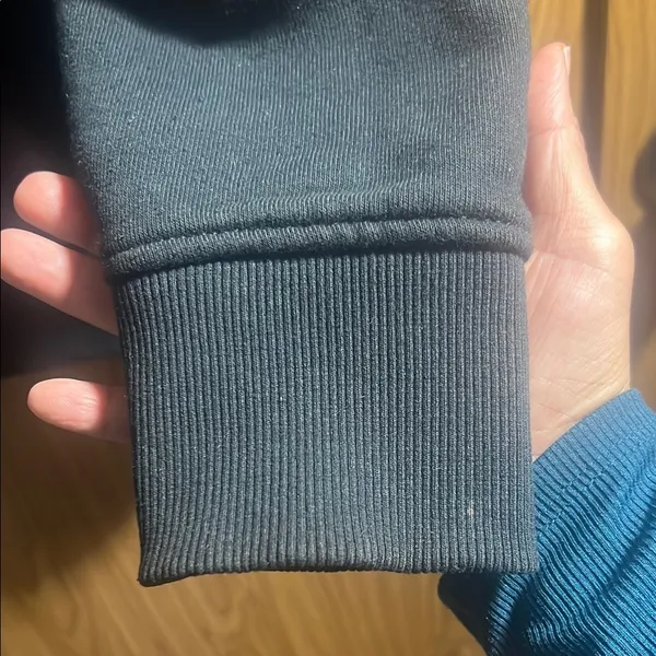 Carhartt Black Hoodie with Logo - Image 5