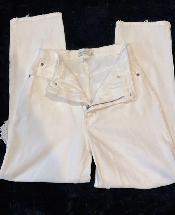Abercrombie Love Curve 90s Jeans - Image 9