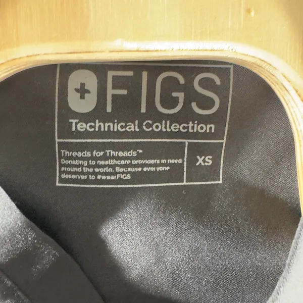 3111 | FIGS Technical Collection Casma VNeck Scrub Top Black Women XS Healthcare - Image 5