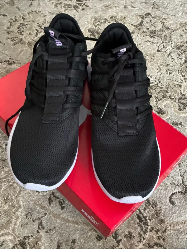 Women’s PUMA athletic sneakers 🖤 - Image 2