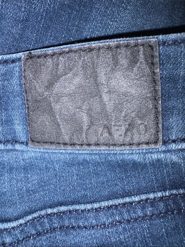 Aeropostale Low Rise Skinny Jeans, Size 2 - Image 4