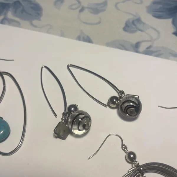 Women’s Lot Of 4 Silver Tone Dangle Costume Earrings Pierced Beaded Mix - Image 2