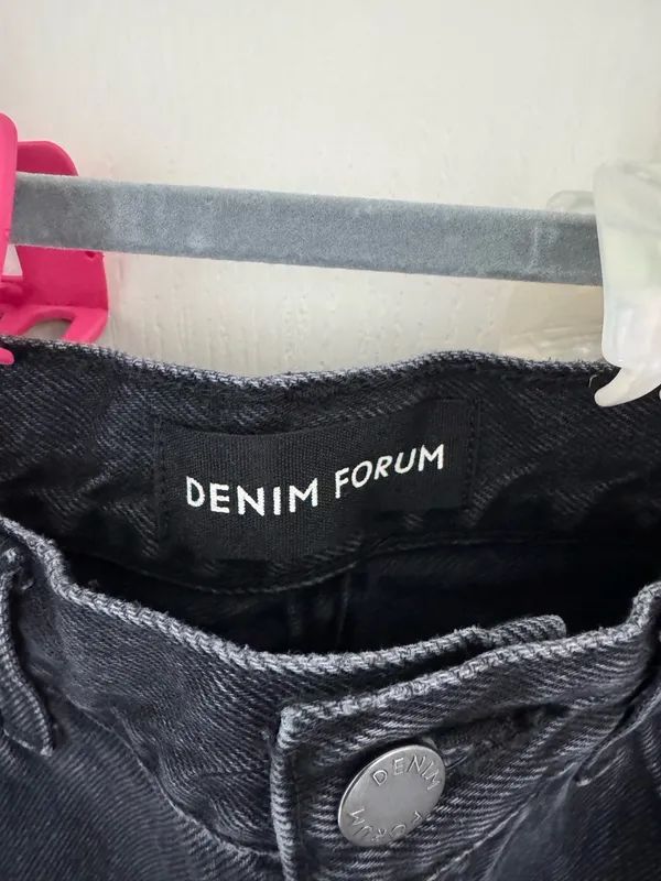 Aritzia Denim Forum The ‘90s Ricci Denim Skirt in Black Eyeliner - Image 5