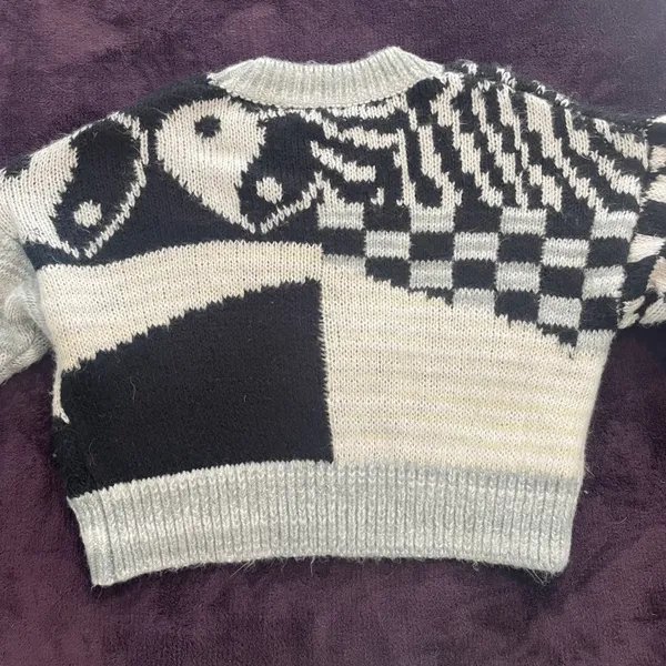 Urban Outfitters Sweater - Image 5