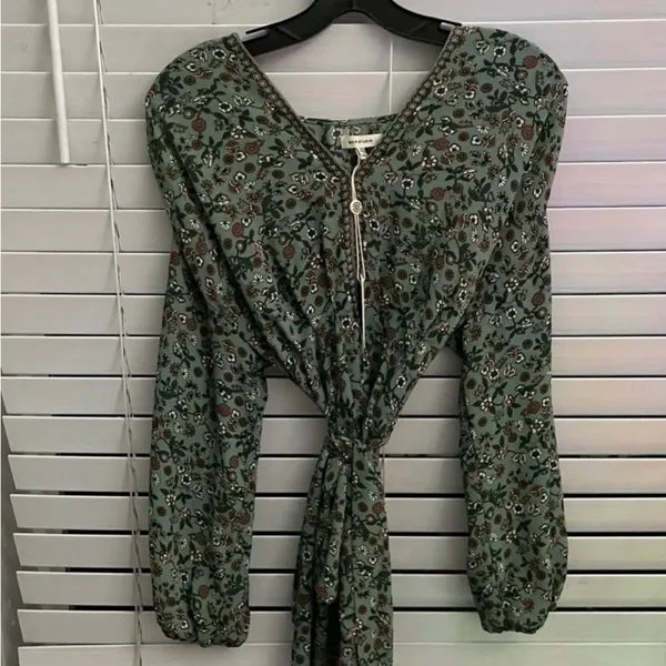 NWT Max Studio Blouse Medium - Image 2