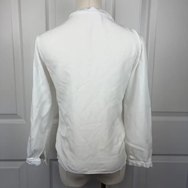 White floral crochet long sleeve blouse - Image 2
