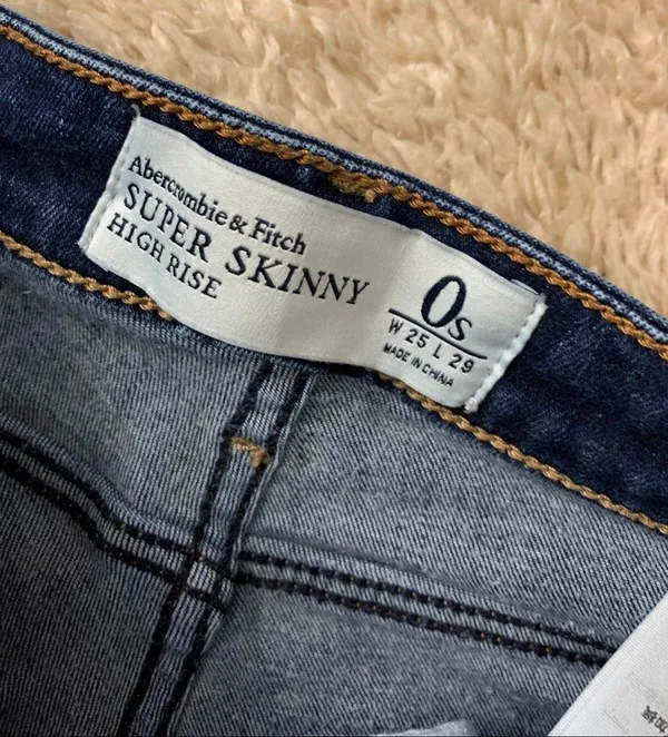 Abercrombie Jeans - Image 3
