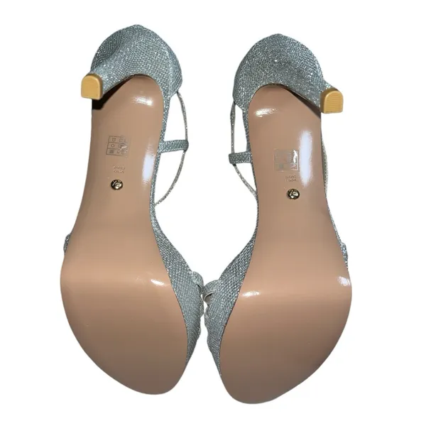 Pelle Moda Oneda Silver Metallic High Heels Size 9 - Image 4