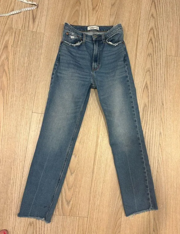 Abercrombie & Fitch Ankle Straight Jeans High Rise Jeans - Image 3