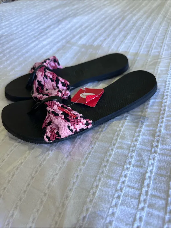Havaianas - Pink and black sandals - Image 2
