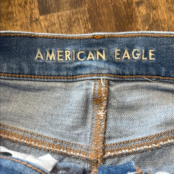 AMERICAN EAGLE Highest Rise 90’s Boyfriend Short Distressed Denim Size 6 - Image 3