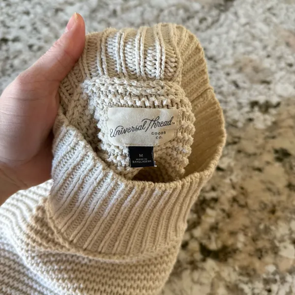 Universal Thread Cream Knit Sweater Medium Lace Detail Sleeves - Image 5
