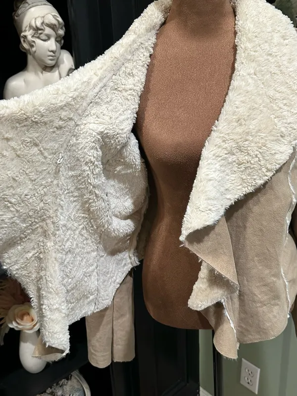 JouJou Tan Faux Shearling Jacket Size XL - Image 4