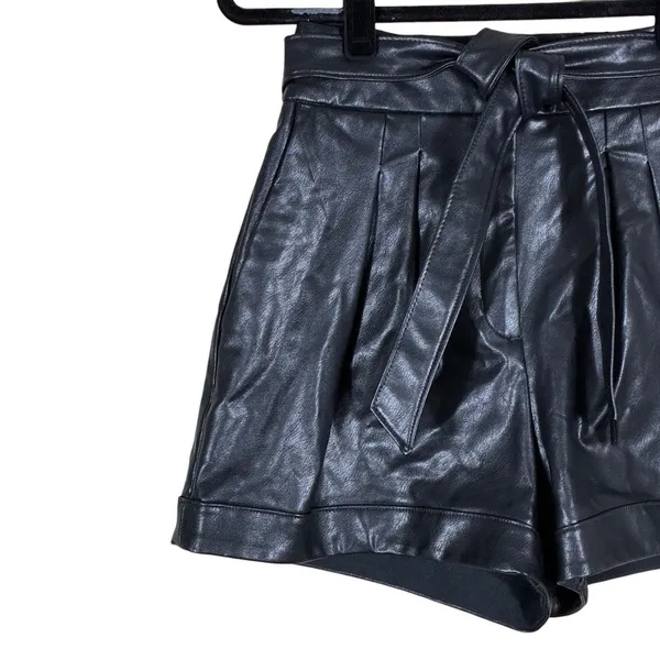 NWT Express Paperbag Solid Faux Leather Shorts Edgy Pleated Tie Waist Size 2 - Image 3