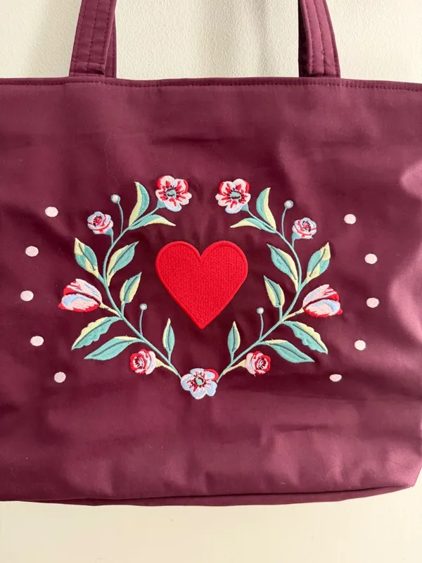 Vera Bradley Imperial Hearts Red Tote Embroidered Floral Vines Damask Cottage - Image 3
