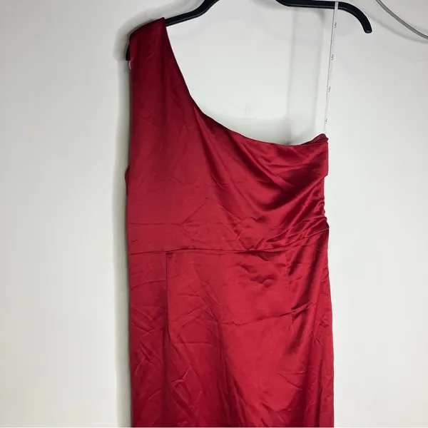 Lulus red satin one shoulder‎ dress side slit women's new with tags - Image 4