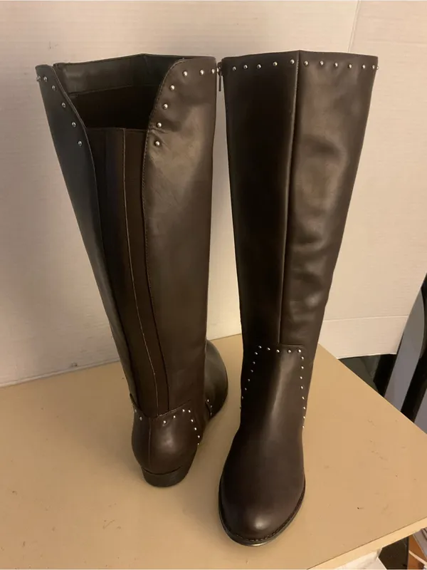 Isaac Mizrahi women brown leather Stud-Trim tall Knee Boots riding boots US 9.5 - Image 5