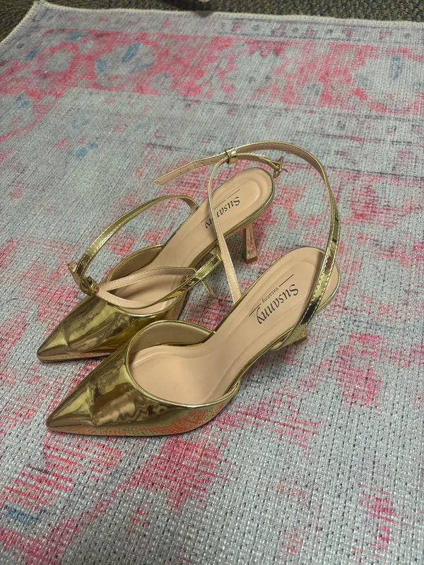 Shoes Gold Size 7.5 - Image 2