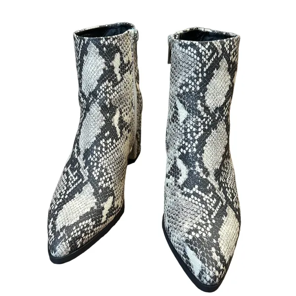 Madden Girl Dafnii Snake Print Ankle Boots 7.5M Pointed Toe Block Heel Side Zip - Image 2