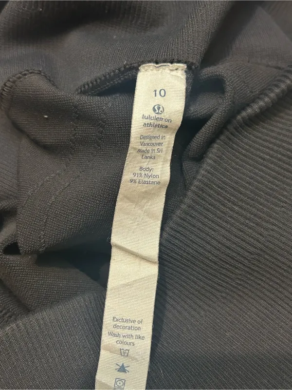 Lululemon In the Flow black seamless cropped leggings woman’s 10 compression - Image 4