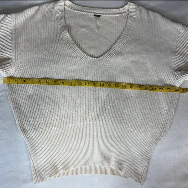 Free People V Neck beige cotton blend womens sweater size S - Image 9