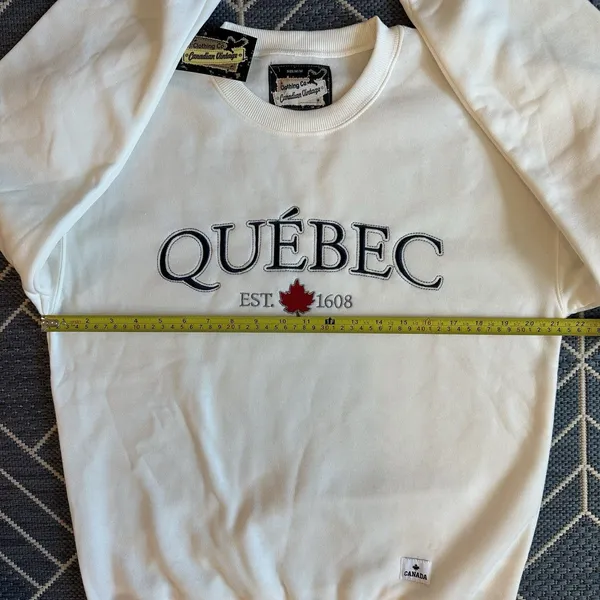 Canadian Vintage Clothing Co Quebec Est 1608 Cream Sweatshirt Medium NWT - Image 3