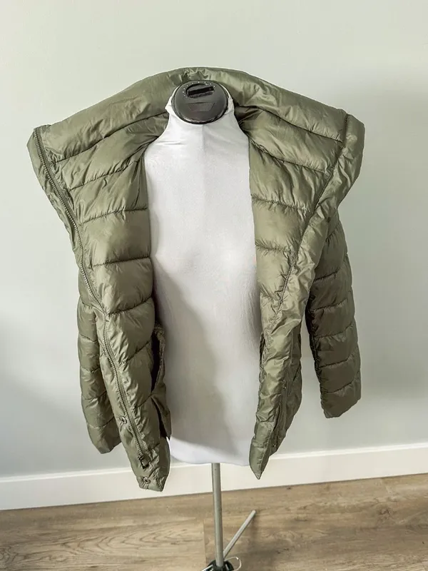 Tahari Olive Green Puffer Coat - Image 7