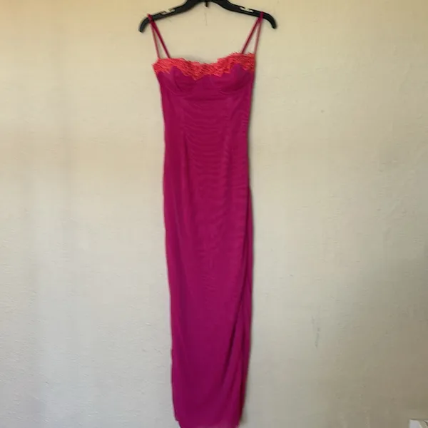 HOUSE OF CB 'Aiza'‎ Raspberry Lace Trimmed Maxi Dress NWOT size XS - Image 4