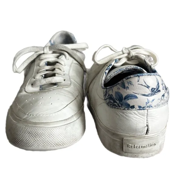Reformation Harlow white leather blue floral sneakers size 8 - Image 4