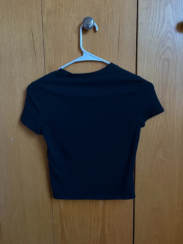 Abercrombie & fitch cropped black tee - Image 3