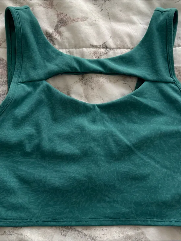 Lululemon Everlux cut out teal lagoon medium support train bra, size 6 athletic - Image 13