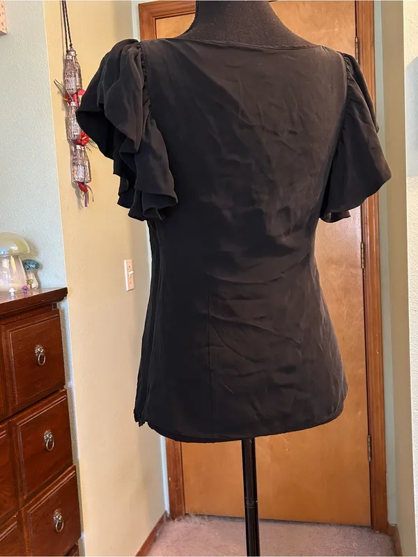 Ann Taylor black silk blouse ruffle flutter short sleeves size S minimalist - Image 3