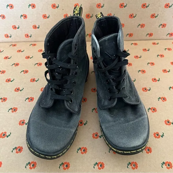 ✨ Dr.‎ Martens Doc Martens Women’s Black Gray Canvas Shoes 7 - Image 2