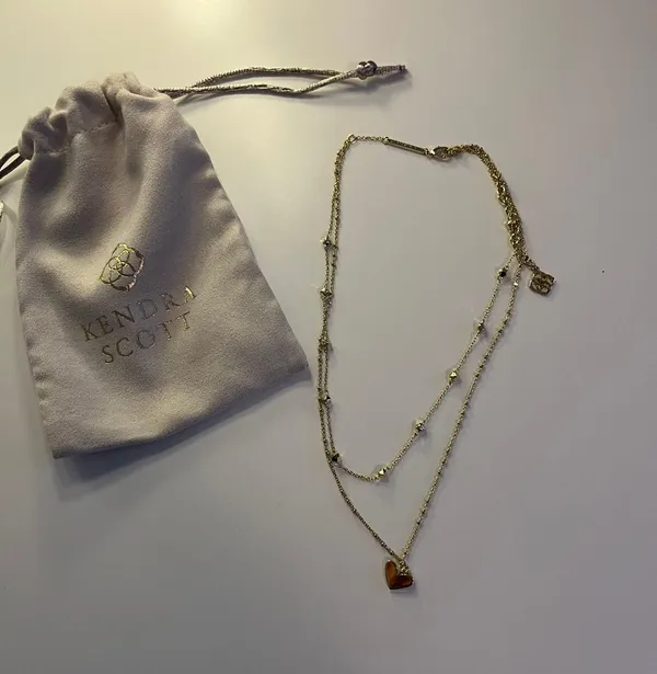 Kendra Scott Heart Necklace - Image 5