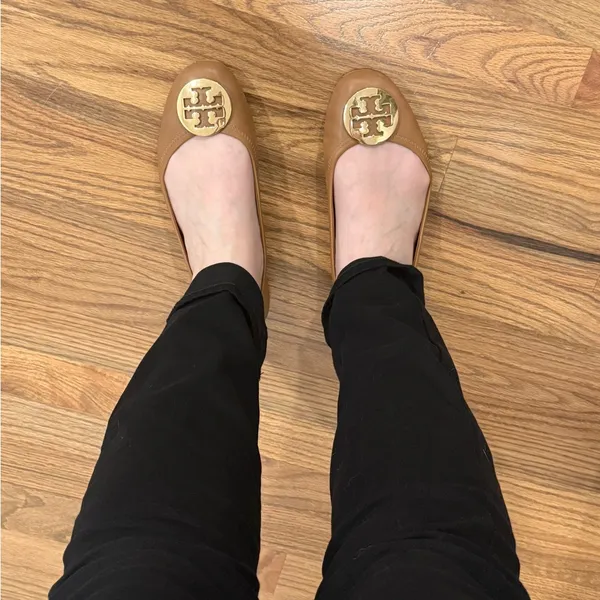 Tory Burch Minnie Ballet Flats- tan with gold logo - Image 7