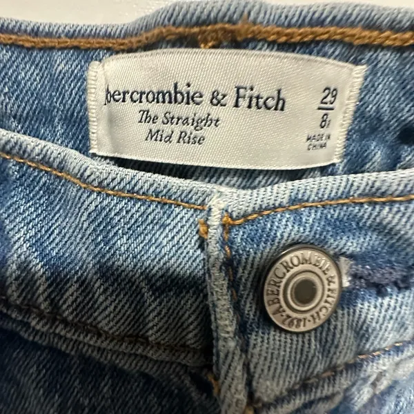 NWOT Abercrombie & Fitch Mid Rise Straight Vintage Wash Denim Jeans 8 - Image 6