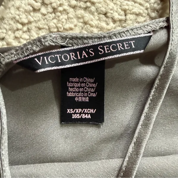 Victoria’s Secret Elegant Gray Lace Trim Sleepwear Set Size xs - Image 2