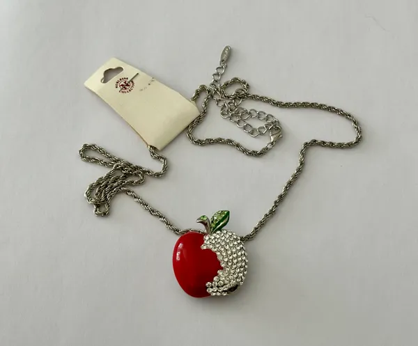 Gorgeous VCLM Rhinestone & Enamel Apple Pendant Necklace W A Silver Tone Chain - Image 2