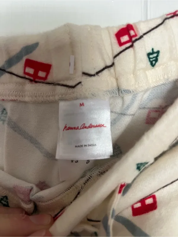Hanna Andersson Cream Mountain & Cabin Print Pajama Pants with Red Accents - Image 4