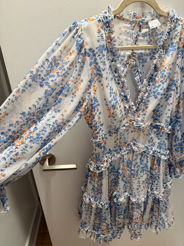 Selfie Leslie Blue Floral Open-Back Ruffle Mini Dress Size Medium NWOT - Image 4